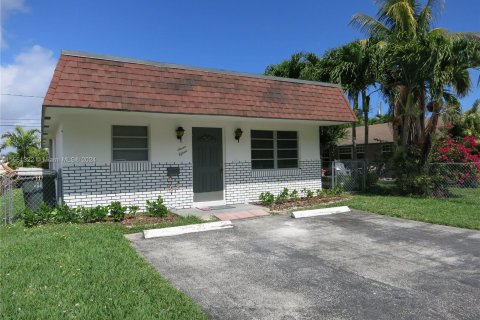 Villa ou maison à vendre à Hallandale Beach, Floride: 2 chambres, 105.44 m2 № 1095622 - photo 3