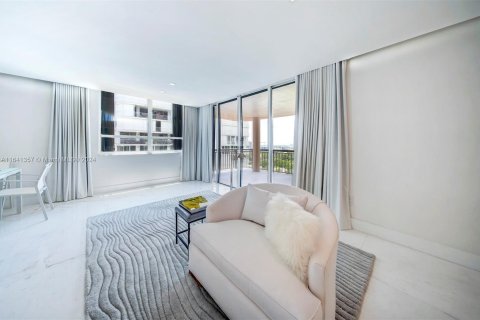 Condominio en venta en Bal Harbour, Florida, 2 dormitorios, 187.48 m2 № 1329911 - foto 5