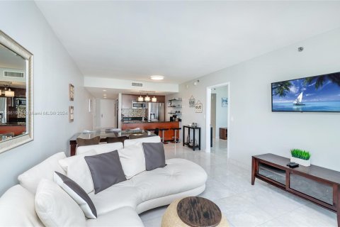 Condominio en venta en Hallandale Beach, Florida, 2 dormitorios, 100.89 m2 № 1370542 - foto 16