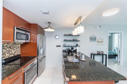 Condominio en venta en Hallandale Beach, Florida, 2 dormitorios, 100.89 m2 № 1370542 - foto 12