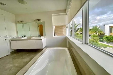 Villa ou maison à vendre à Doral, Floride: 5 chambres, 405.8 m2 № 691345 - photo 10