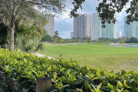 Condo in Aventura, Florida, 2 bedrooms  № 1292484 - photo 14