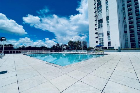 Condominio en venta en Aventura, Florida, 2 dormitorios, 100.24 m2 № 1292484 - foto 15