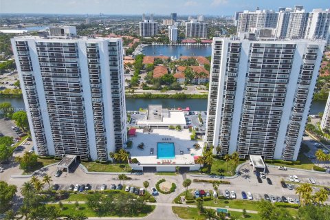 Condominio en venta en Aventura, Florida, 2 dormitorios, 100.24 m2 № 1292484 - foto 11