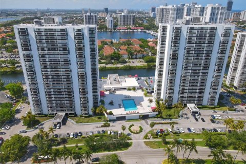 Condo in Aventura, Florida, 2 bedrooms  № 1292484 - photo 2