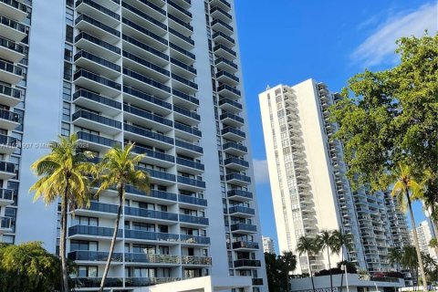 Condominio en venta en Aventura, Florida, 2 dormitorios, 100.24 m2 № 1292484 - foto 10