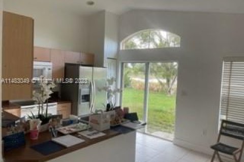 House in Homestead, Florida 3 bedrooms, 156.17 sq.m. № 829967 - photo 18
