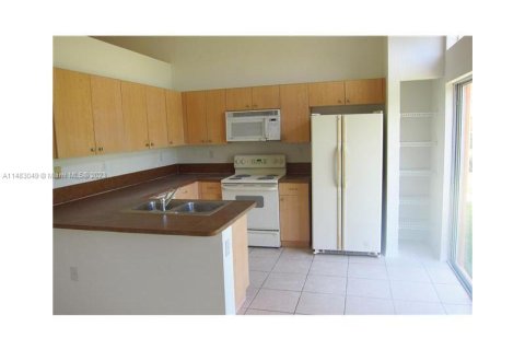House in Homestead, Florida 3 bedrooms, 156.17 sq.m. № 829967 - photo 7