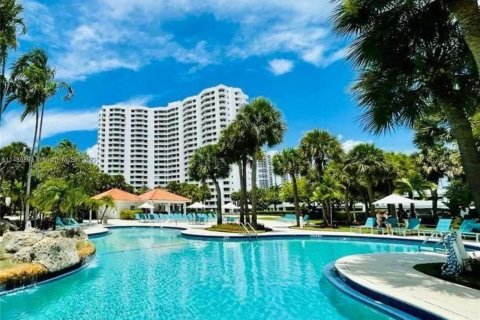 Condominio en venta en Aventura, Florida, 2 dormitorios, 98.94 m2 № 853700 - foto 26