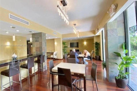 Condo in Aventura, Florida, 2 bedrooms  № 853700 - photo 24