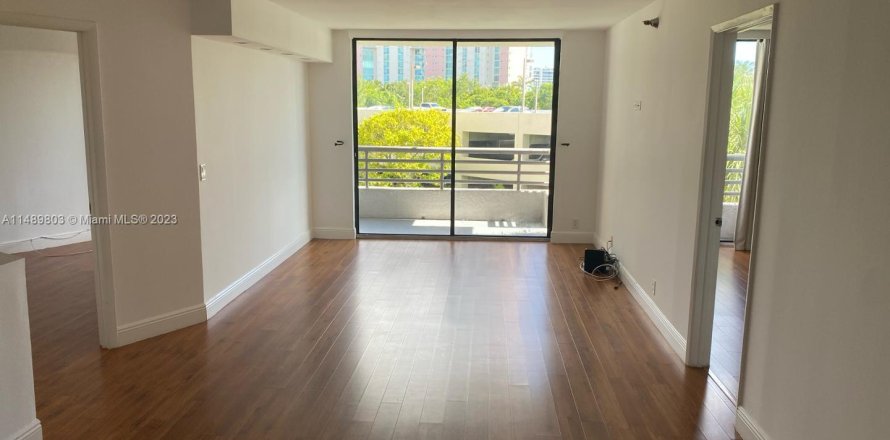 Condo in Aventura, Florida, 2 bedrooms  № 853700