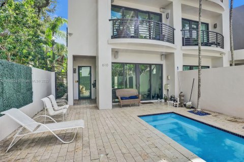 Touwnhouse à vendre à Fort Lauderdale, Floride: 3 chambres, 361.58 m2 № 876171 - photo 2