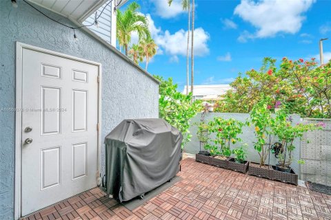 Townhouse in Key Biscayne, Florida 2 bedrooms, 81.29 sq.m. № 1386194 - photo 15