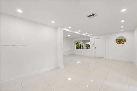 Villa ou maison à vendre à Miami, Floride: 4 chambres, 155.52 m2 № 1386102 - photo 20