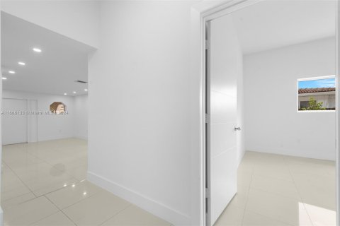 Casa en venta en Miami, Florida, 4 dormitorios, 155.52 m2 № 1386102 - foto 21