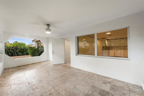 Villa ou maison à vendre à Miami, Floride: 4 chambres, 155.52 m2 № 1386102 - photo 5