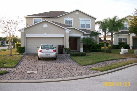 House in Kissimmee, Florida 5 bedrooms, 244.89 sq.m. № 1289537 - photo 1