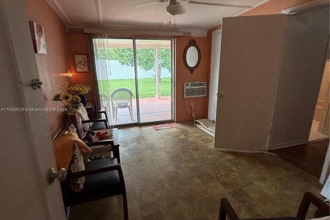 Casa en venta en Hialeah, Florida, 3 dormitorios, 140 m2 № 1404591 - foto 14