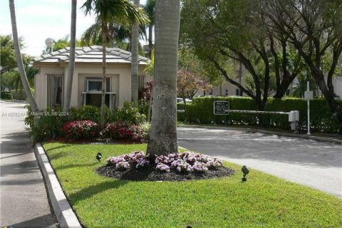 Condo in Tamarac, Florida, 2 bedrooms  № 1404589 - photo 29