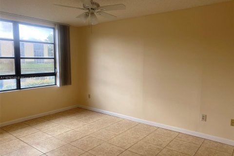 Copropriété à vendre à Tamarac, Floride: 2 chambres, 120.22 m2 № 1404589 - photo 21