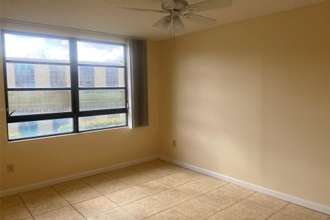 Copropriété à vendre à Tamarac, Floride: 2 chambres, 120.22 m2 № 1404589 - photo 20