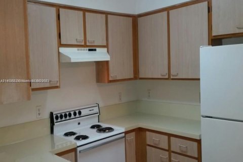 Condominio en venta en Tamarac, Florida, 1 dormitorio, 68.84 m2 № 718052 - foto 7