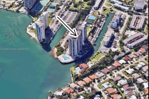 Condominio en venta en Miami, Florida, 2 dormitorios, 215.53 m2 № 991383 - foto 3