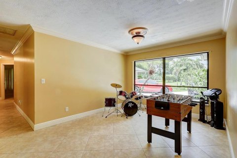 House in Palm City, Florida 4 bedrooms, 243.5 sq.m. № 599251 - photo 29