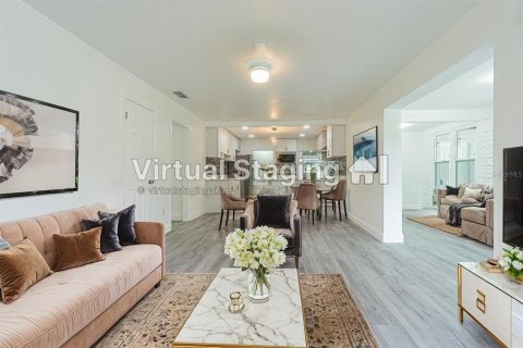 Villa ou maison à vendre à Tampa, Floride: 4 chambres, 156.08 m2 № 1393400 - photo 5