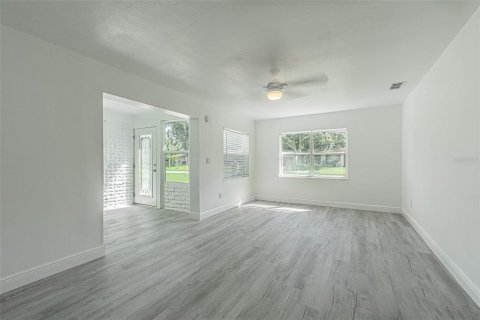 Villa ou maison à vendre à Tampa, Floride: 4 chambres, 156.08 m2 № 1393400 - photo 7