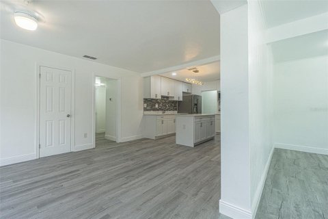 Villa ou maison à vendre à Tampa, Floride: 4 chambres, 156.08 m2 № 1393400 - photo 6