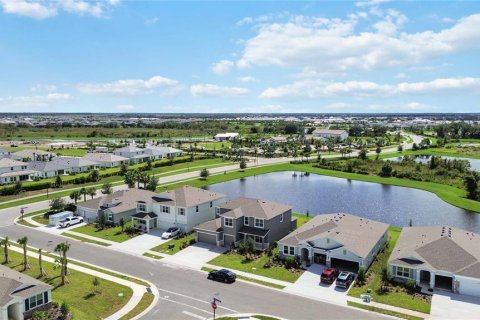 House in Lakewood Ranch, Florida 4 bedrooms, 258.92 sq.m. № 1393399 - photo 21