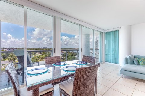 Condo in Sunny Isles Beach, Florida, 2 bedrooms  № 1377556 - photo 14