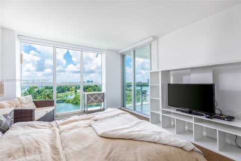 Condo in Sunny Isles Beach, Florida, 2 bedrooms  № 1377556 - photo 27