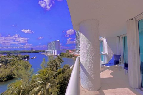 Condo in Sunny Isles Beach, Florida, 2 bedrooms  № 1377556 - photo 23