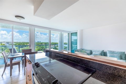 Condo in Sunny Isles Beach, Florida, 2 bedrooms  № 1377556 - photo 18