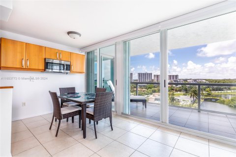 Condominio en venta en Sunny Isles Beach, Florida, 2 dormitorios, 145.48 m2 № 1377556 - foto 13