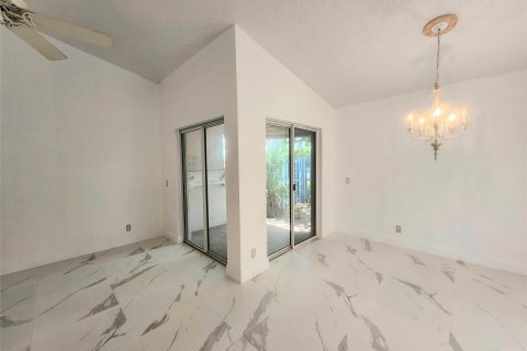 House in Weston, Florida 2 bedrooms, 94.57 sq.m. № 1216110 - photo 17