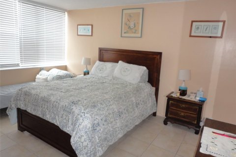 Condominio en venta en Lauderhill, Florida, 3 dormitorios, 137.77 m2 № 1216147 - foto 11