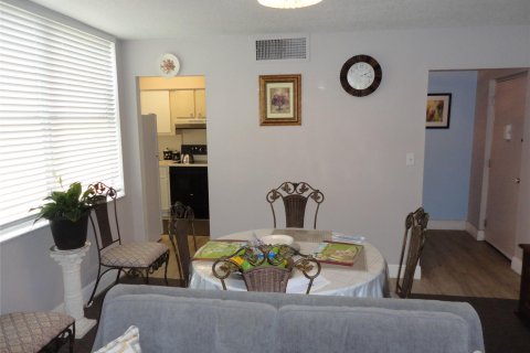 Condo in Lauderhill, Florida, 3 bedrooms  № 1216147 - photo 14