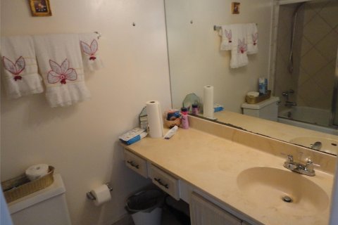 Condo in Lauderhill, Florida, 3 bedrooms  № 1216147 - photo 6