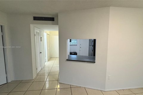 Condominio en venta en Miami, Florida, 1 dormitorio, 96.25 m2 № 1227560 - foto 7