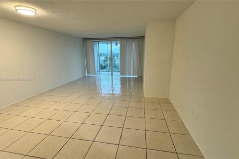 Condo in Miami, Florida, 1 bedroom  № 1227560 - photo 3