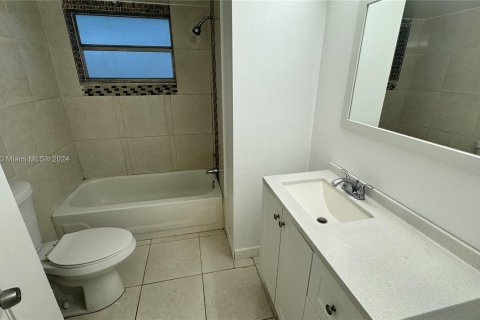 Condominio en venta en Miami, Florida, 1 dormitorio, 96.25 m2 № 1227560 - foto 12