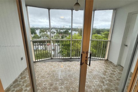 Condominio en venta en Miami, Florida, 1 dormitorio, 96.25 m2 № 1227560 - foto 4