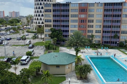 Condominio en venta en Miami, Florida, 1 dormitorio, 96.25 m2 № 1227560 - foto 19