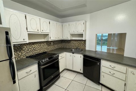 Condominio en venta en Miami, Florida, 1 dormitorio, 96.25 m2 № 1227560 - foto 2