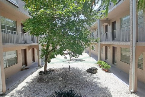 Copropriété à vendre à Deerfield Beach, Floride: 2 chambres, 100.33 m2 № 947995 - photo 9