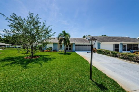 Copropriété à vendre à Port Richey, Floride: 2 chambres, 110.09 m2 № 1314834 - photo 2