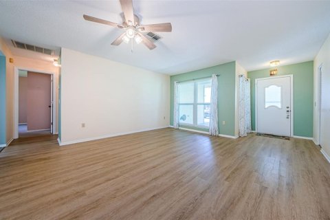 Copropriété à vendre à Port Richey, Floride: 2 chambres, 110.09 m2 № 1314834 - photo 10